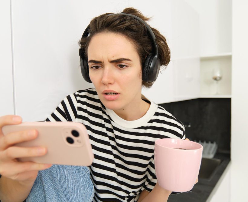 Raiva nas redes sociais: como os algoritmos usam isso para prender sua atenção e impactar sua saúde mental