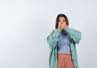 Quando as palavras pesam: a ansiedade linguística no processo de imigração