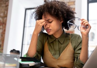 Crenças Permissivas: o que são e como identificar pensamentos de autossabotagem no dia a dia