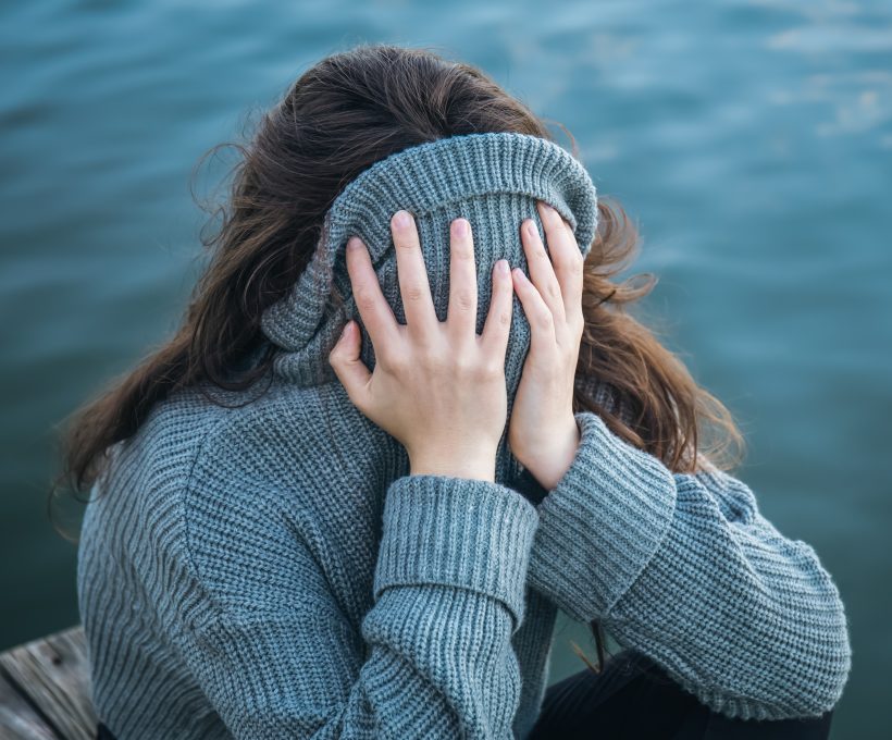 Depressão sazonal em brasileiros no exterior: o que é, sintomas e o que ajuda